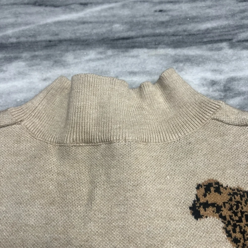 Women’s Entro Beige Cheetah Sweater size large - Picture 14 of 15